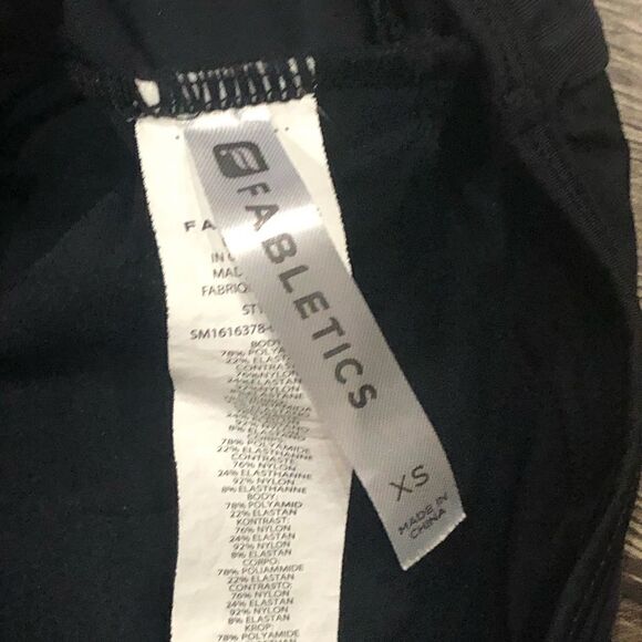 Fabletics Sports Bra - Picture 4 of 5